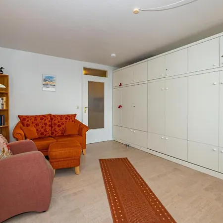 Haus-sylter-welle-5-39-wb * Westerland